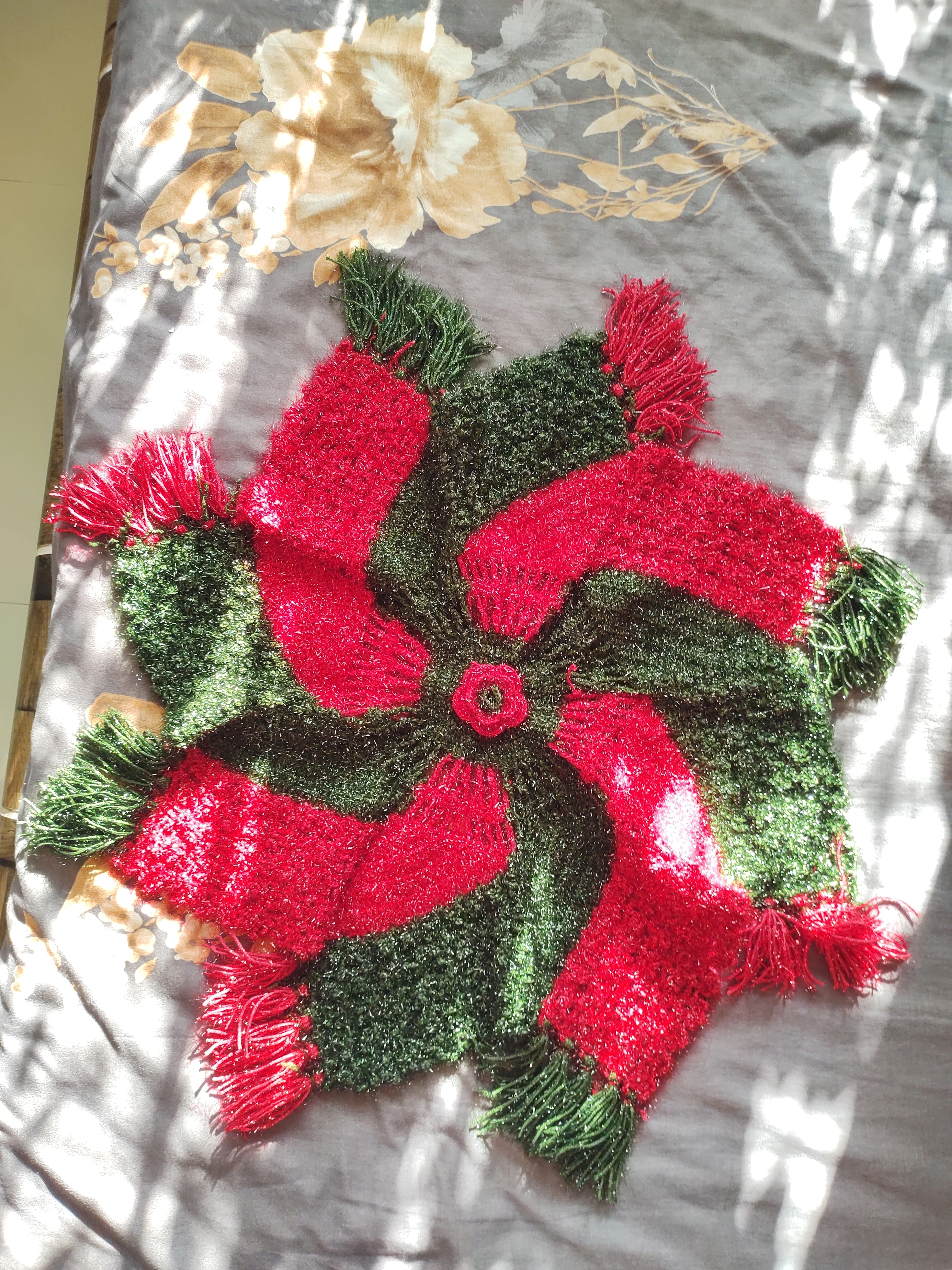 Sathiya Rumal Handcrafted Shining Woolen Thali Cover Red Green